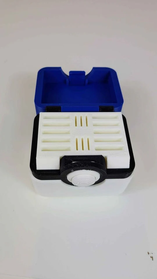 Nintendo Switch & 3DS Pokemon Pokeball Game Case Holder - Image 9