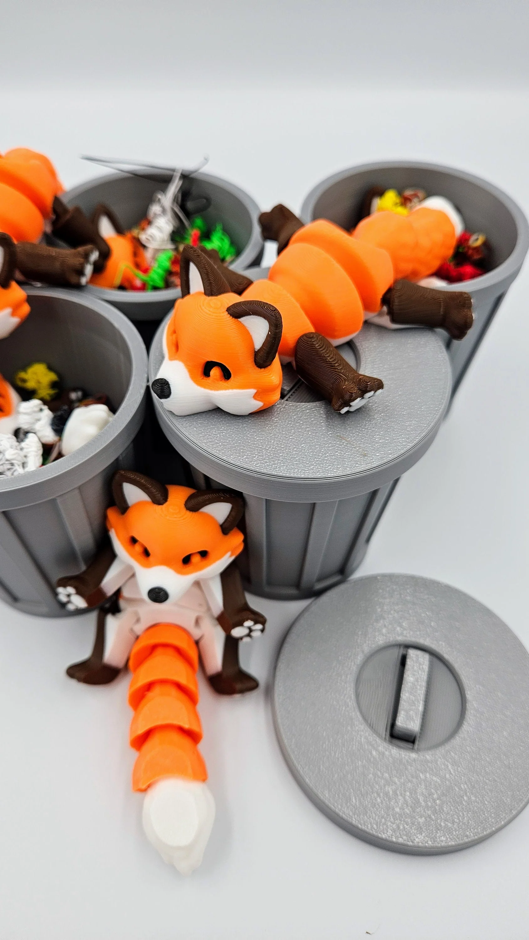 Trash Fox Articulating Fidget Toy - Image 4